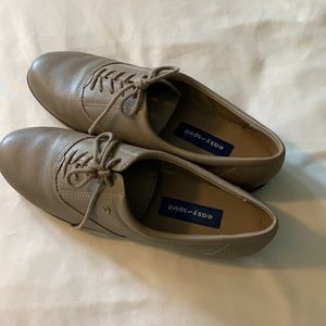 Easy Spirit taupe shoes.